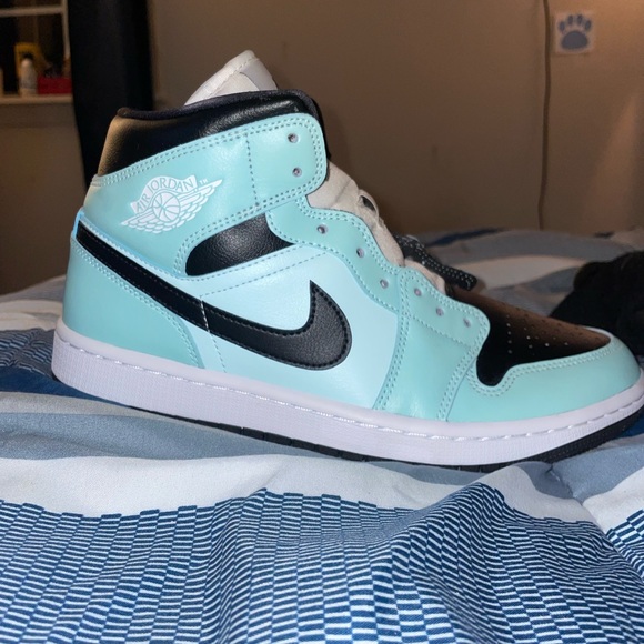 Nike Jordan’s - Picture 4 of 7